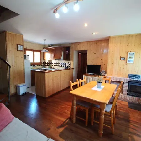 Apartament In 아파트 카스테야르 데 누그