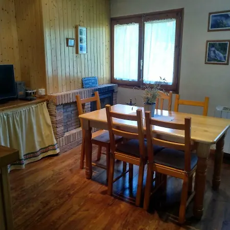아파트 Apartament In 카스테야르 데 누그